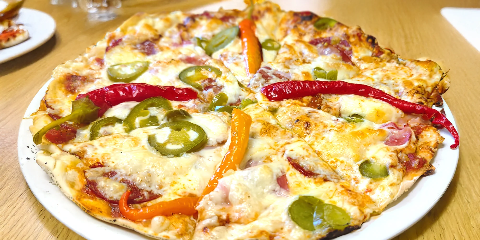 Maxi pizza o průměru 60 cm: příchuť dle výběru