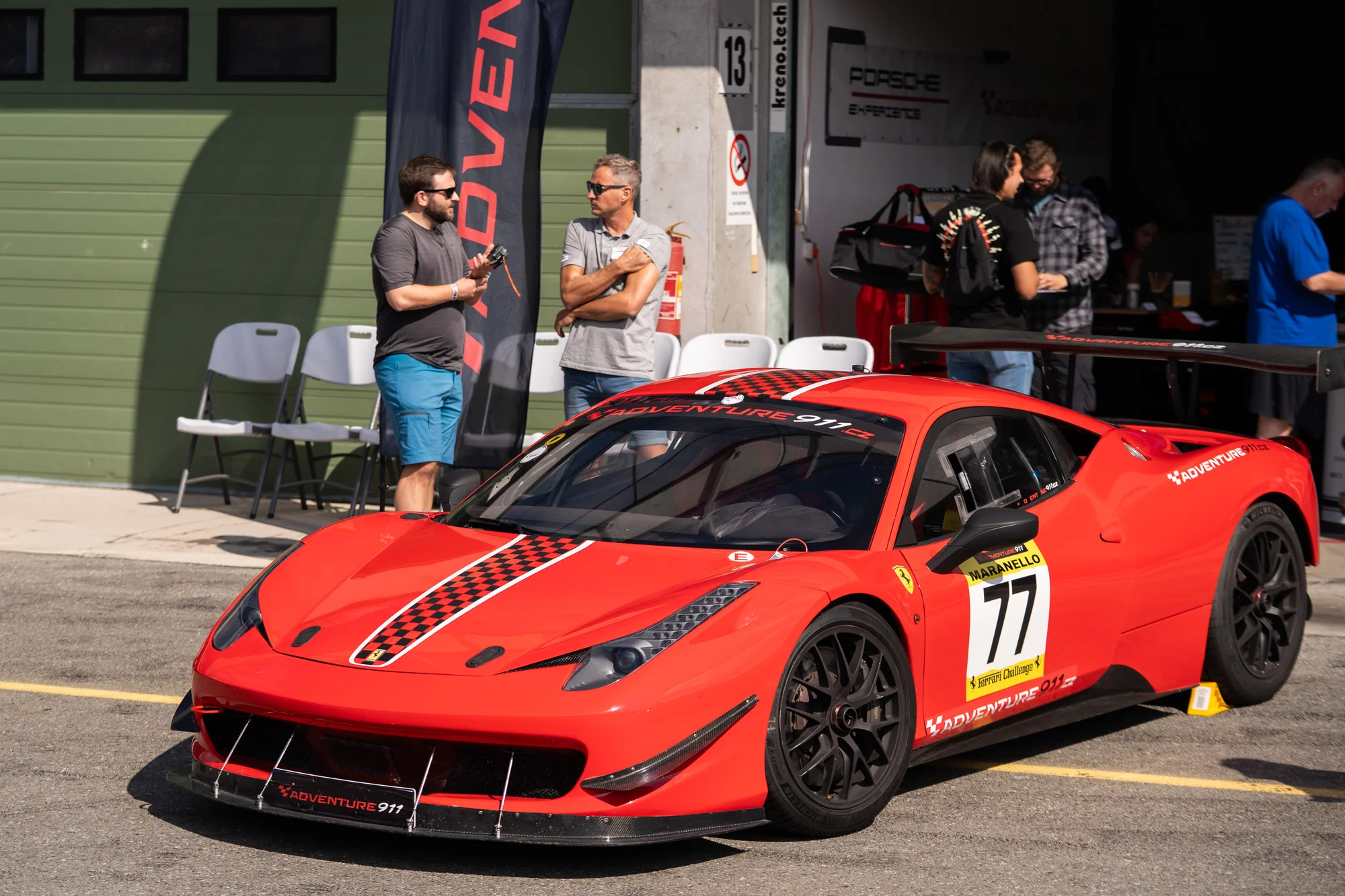 Spolujízda ve Ferrari 458 Evo na závodním okruhu v Brně či Mostě: 1–3 kola