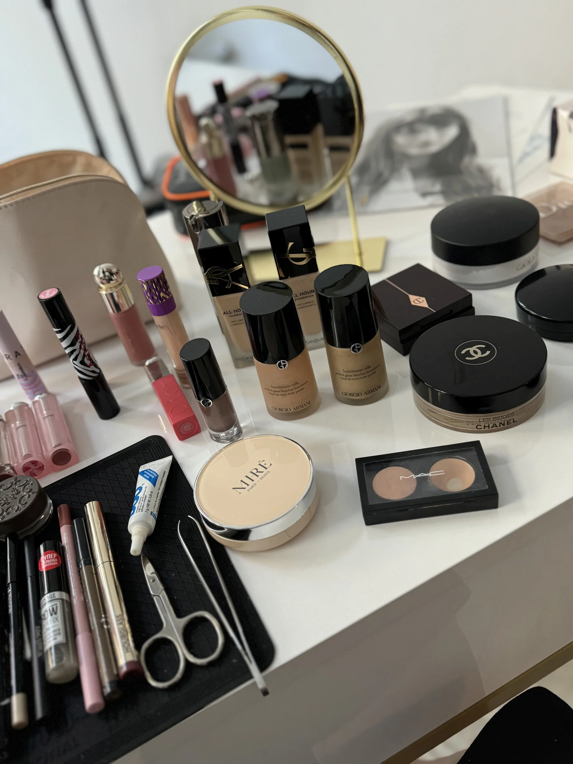 Krásné obočí a řasy: lash lifting i úprava, barvení nebo laminace obočí