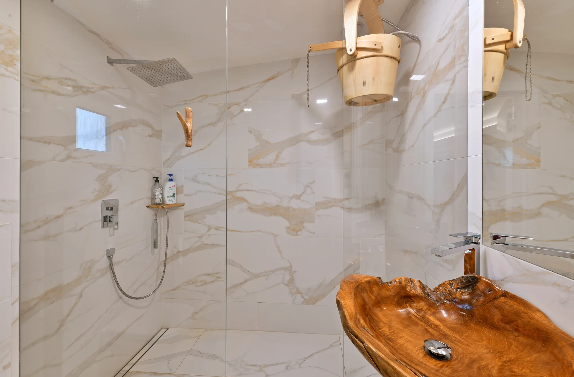 Privátní wellness na hodinu i celou noc: finská sauna, vířivá vana, ochlazovací vědro i s Bohemia Sektem