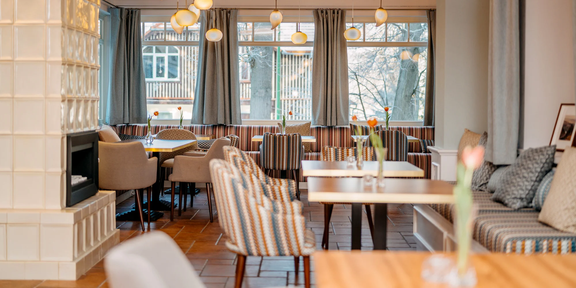 Adult only apartmány ve Sklářské Porubě: historický hotel se zahradou, wellness, snídaně i kinosál