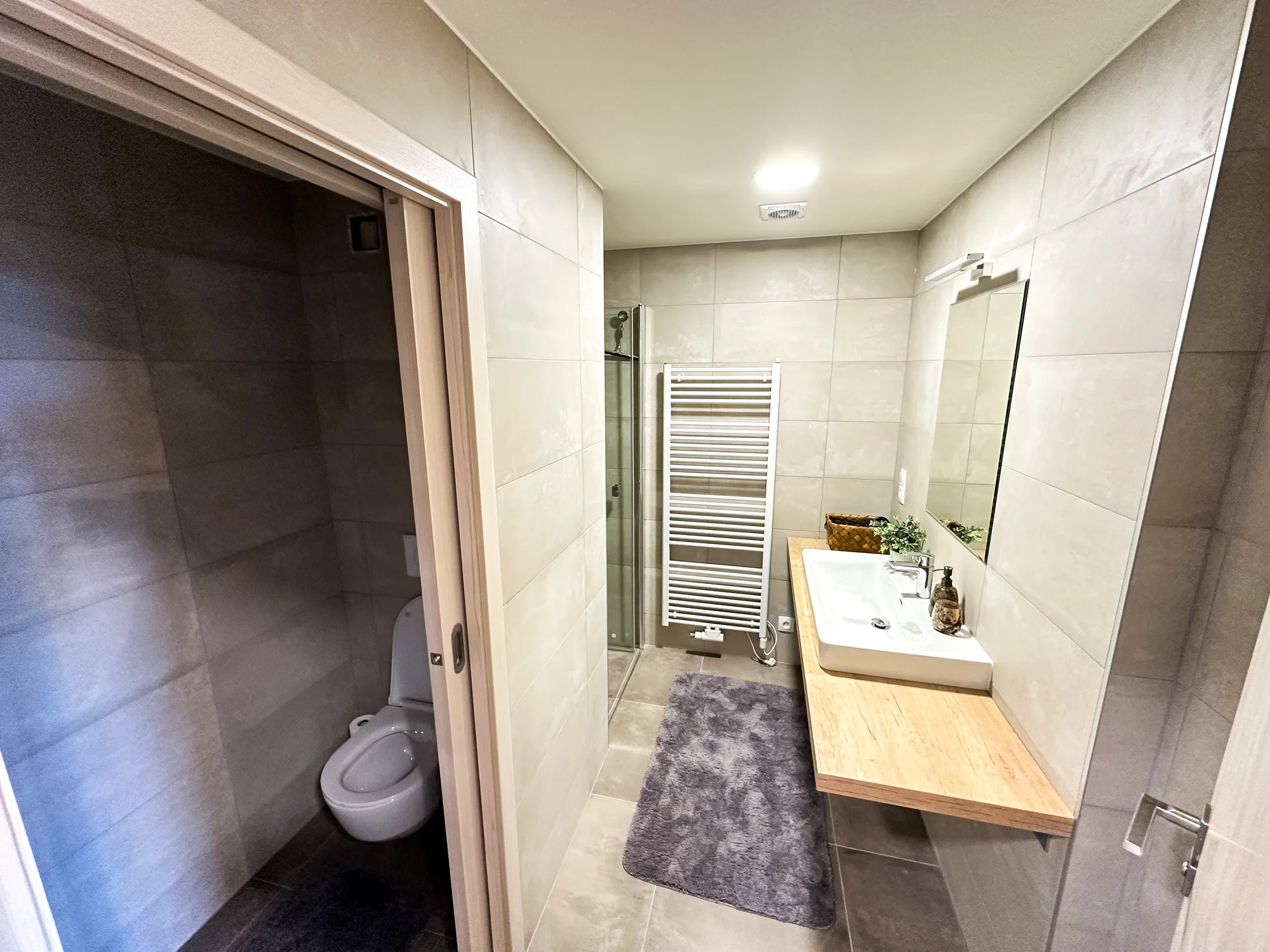 Pobyt v Orlických horách: vybavené apartmány s terasou i lahev vína