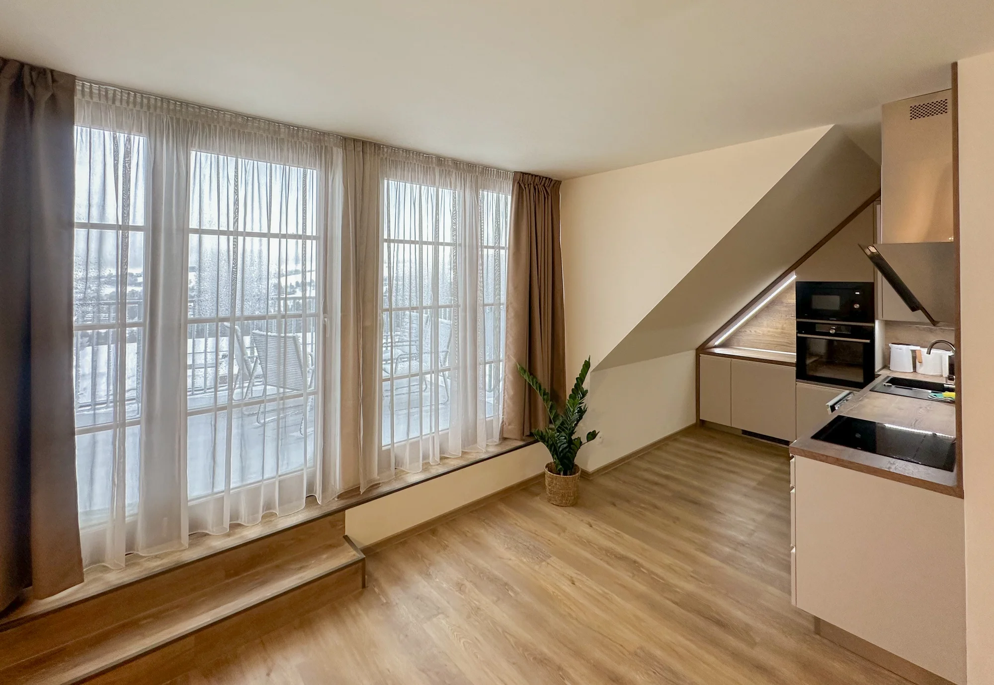 Pobyt v Orlických horách: vybavené apartmány s terasou i lahev vína