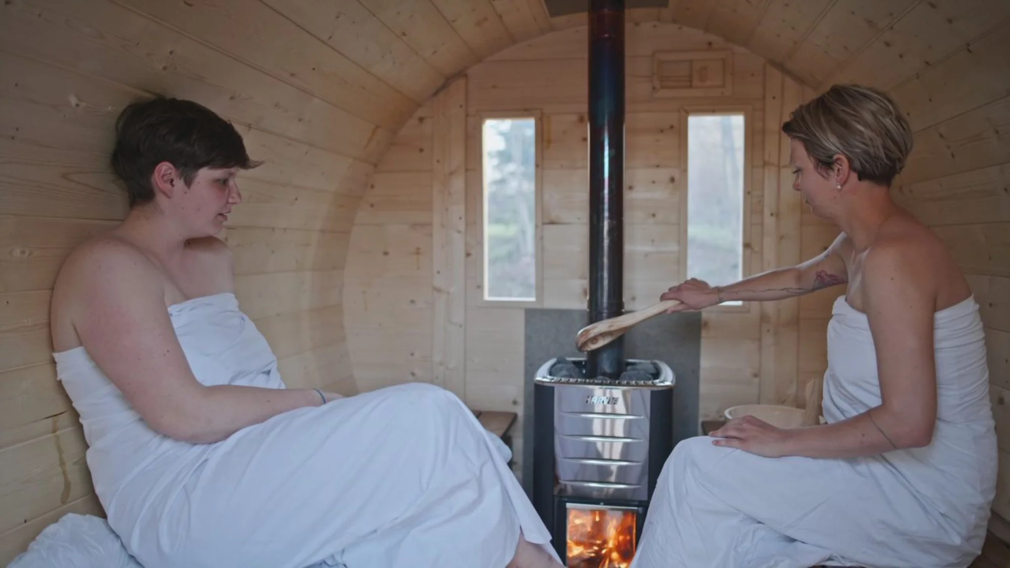 Krásný glampingový stan ve Vrchlabí až pro 4 osoby: terasa a privátní wellness