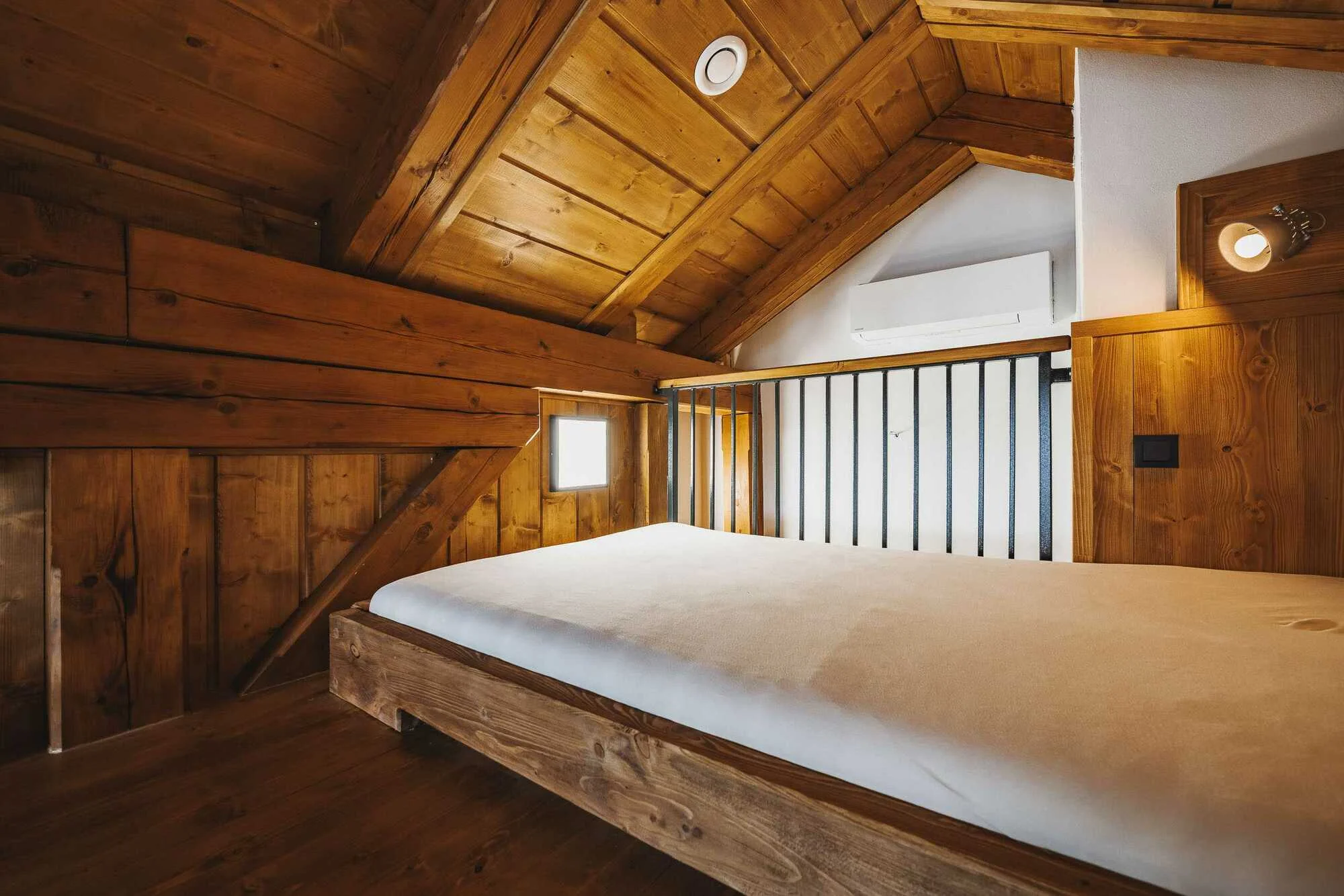 Nádherné apartmány na břehu Lipna: ubytování až pro 6 osob, na podzim wellness, soukromá pláž a slevy na aktivity