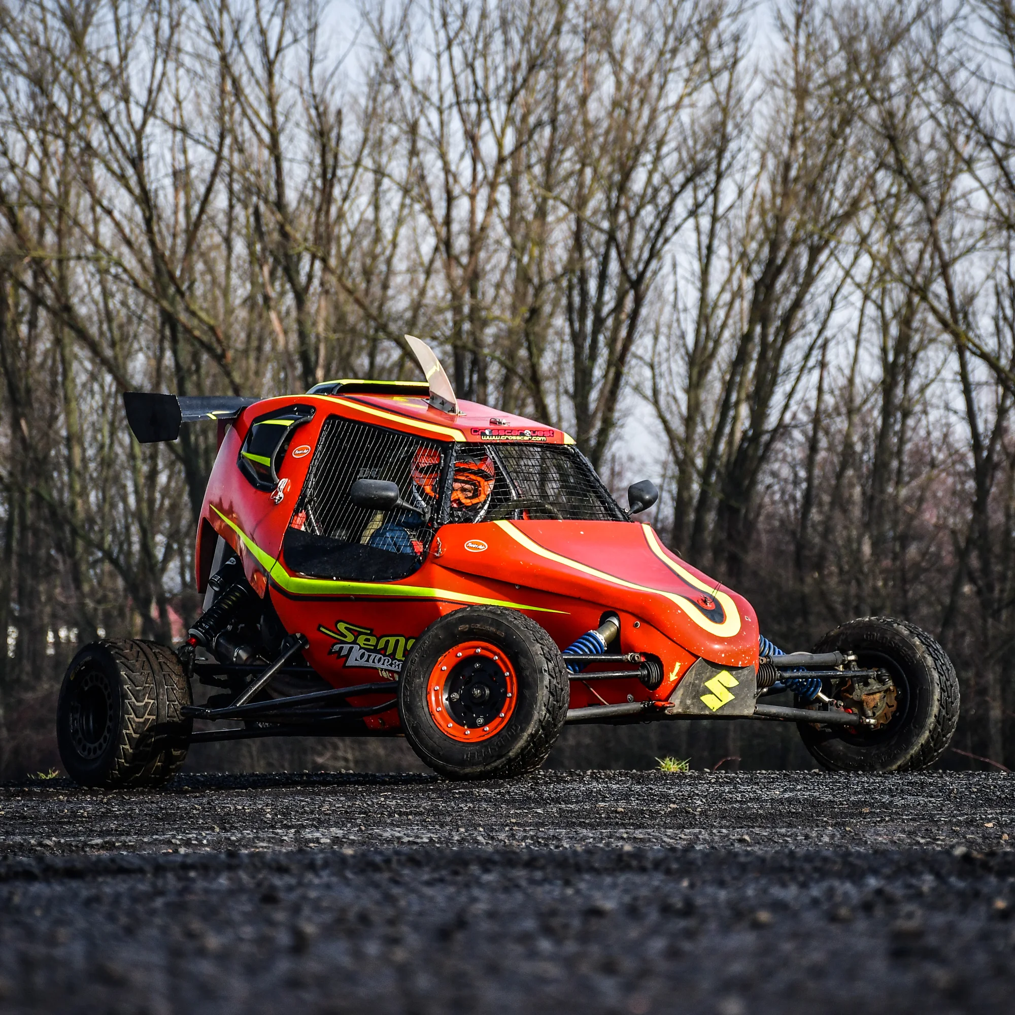 Adrenalinová jízda v buggy na závodním okruhu: 3, 5 nebo 7 kol včetně instruktážního kola