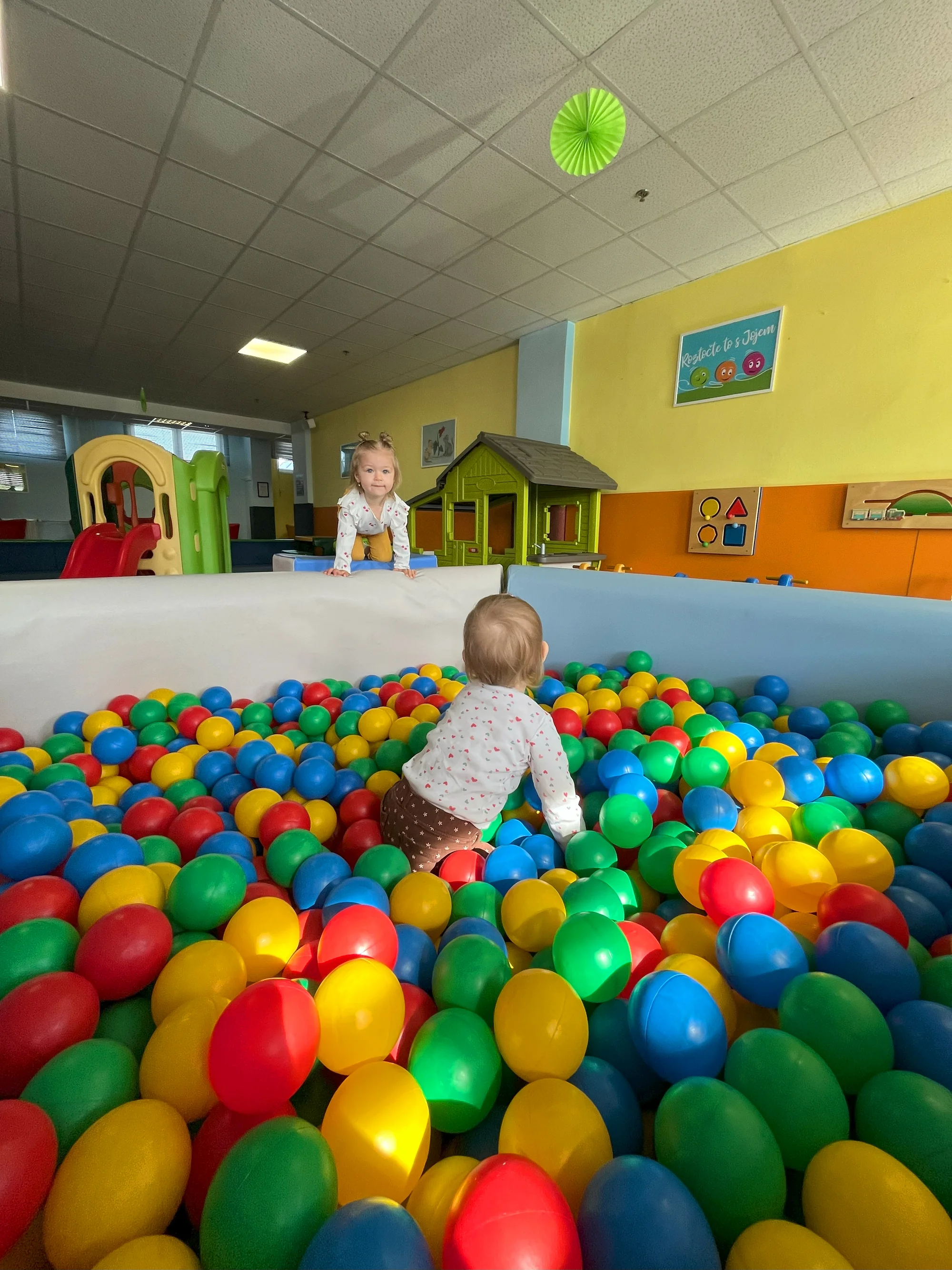 Bazének, hračky i minigolf: celodenní vstup do zábavního centra Jojopark pro děti i dospělé