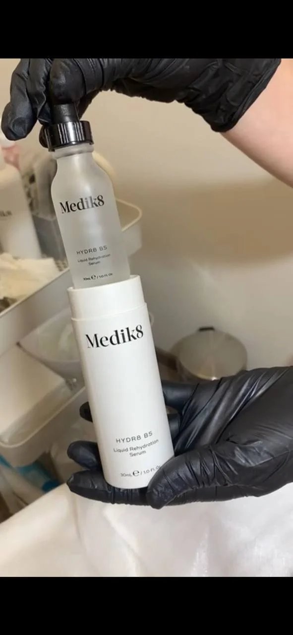 Péče pro všechny typy pleti: chemický peeling, masáž, karboxyterapie i mikrojehličkování