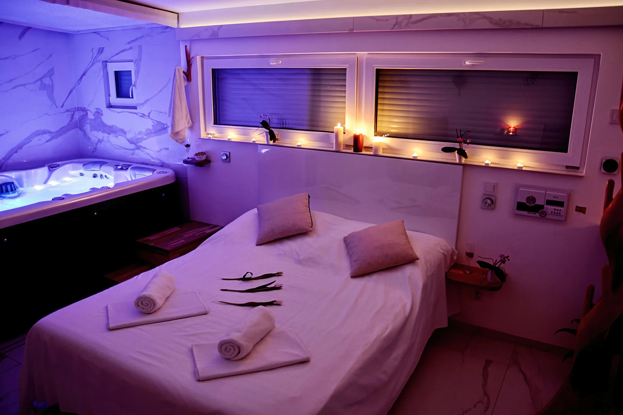 Privátní wellness na hodinu i celou noc: finská sauna, vířivá vana, ochlazovací vědro i s Bohemia Sektem