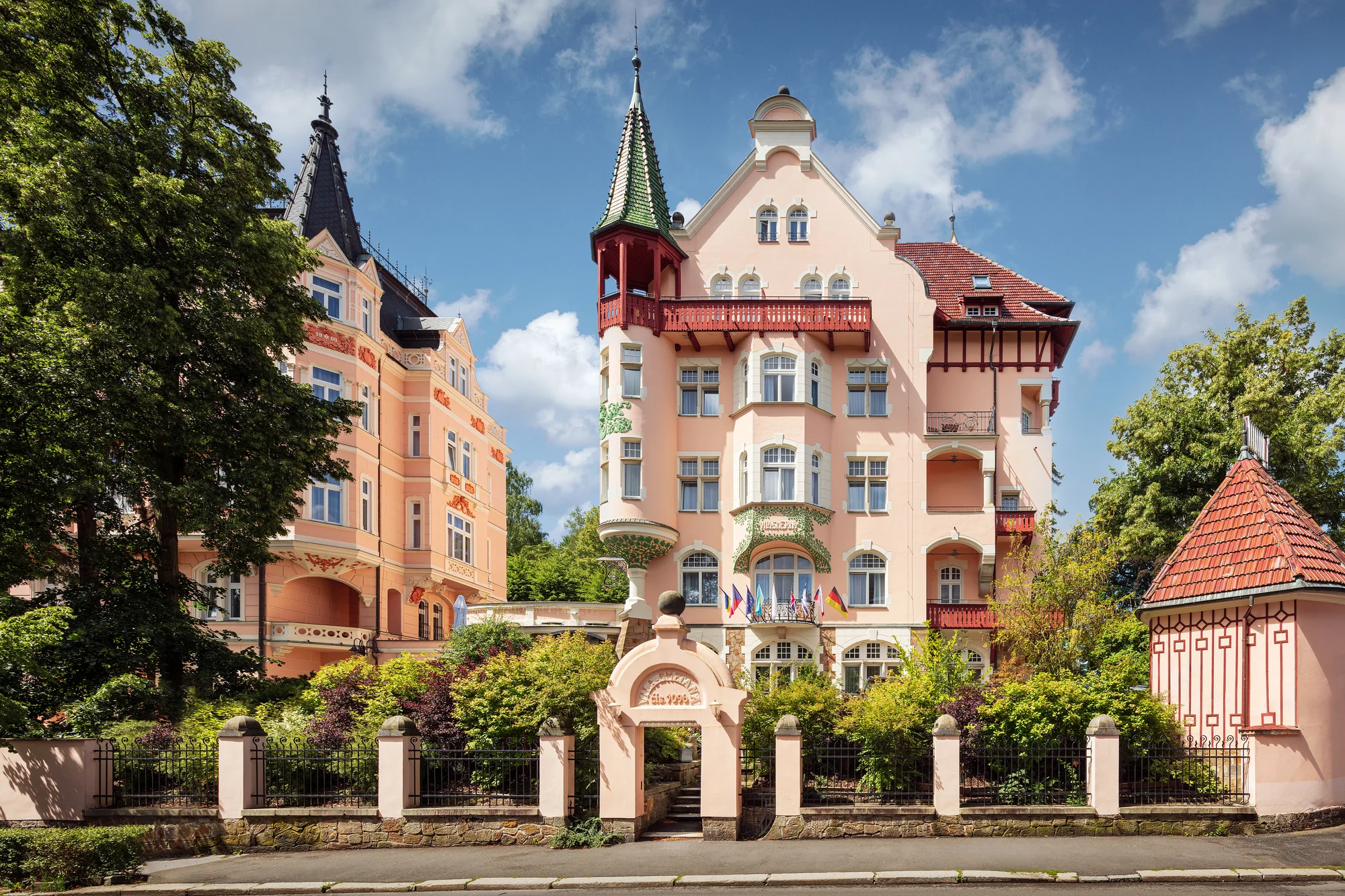 4* pobyt v Karlových Varech: snídaně či polopenze, na výběr i neomezený wellness a procedury