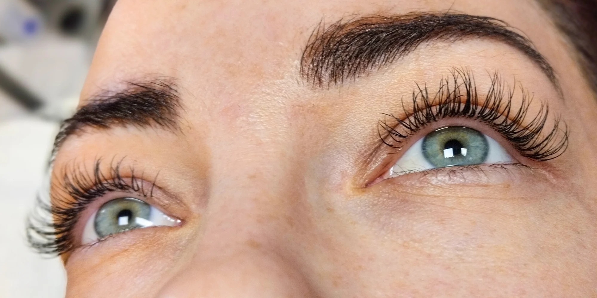 Uhrančivý pohled: lash lifting vč. barvení i prodloužení metodou 1:1 i volume