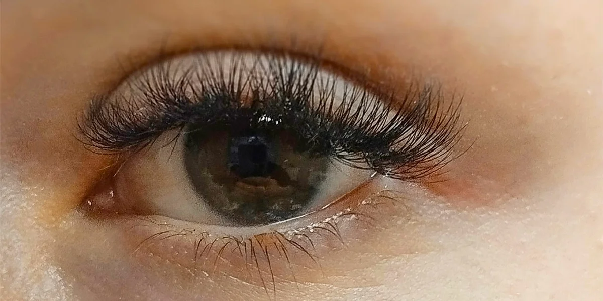 Uhrančivý pohled: lash lifting vč. barvení i prodloužení metodou 1:1 i volume