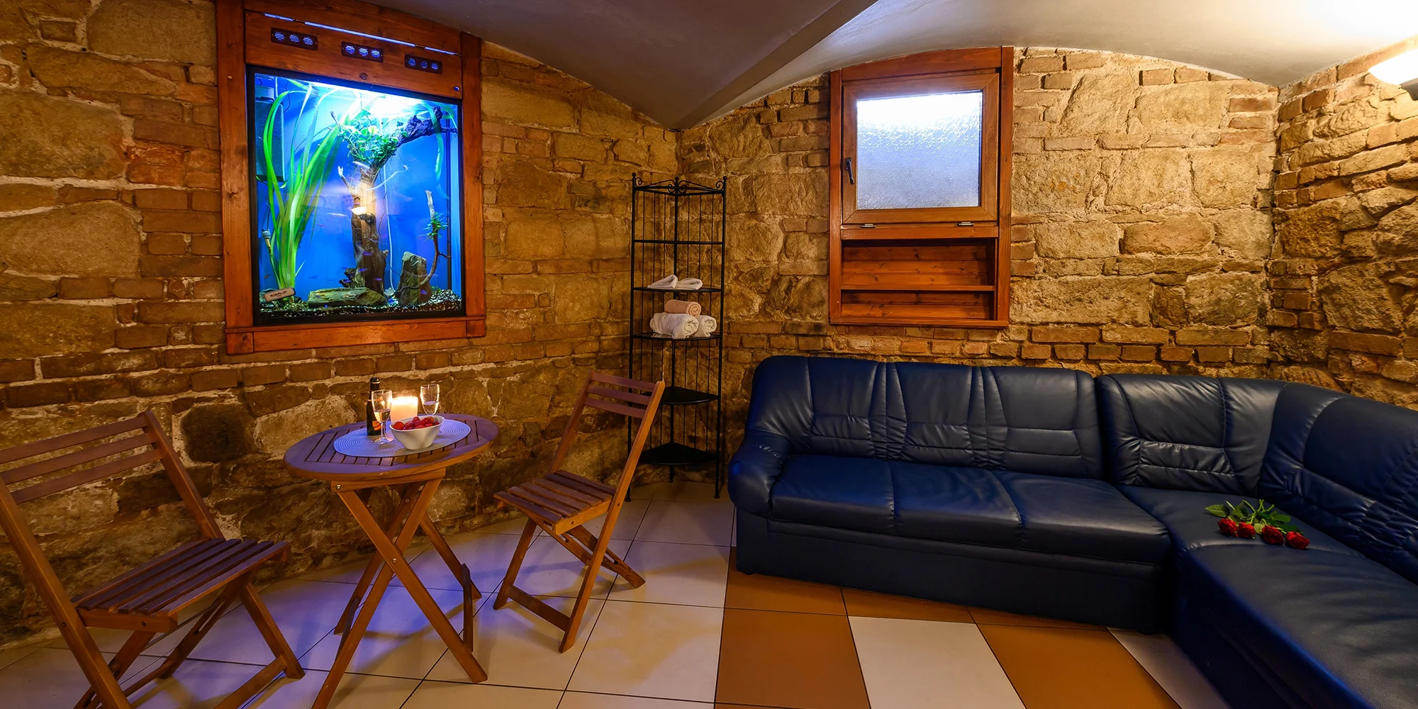 Privátní relax: finská sauna na 2 hod. a láhev vína pro 2 osoby