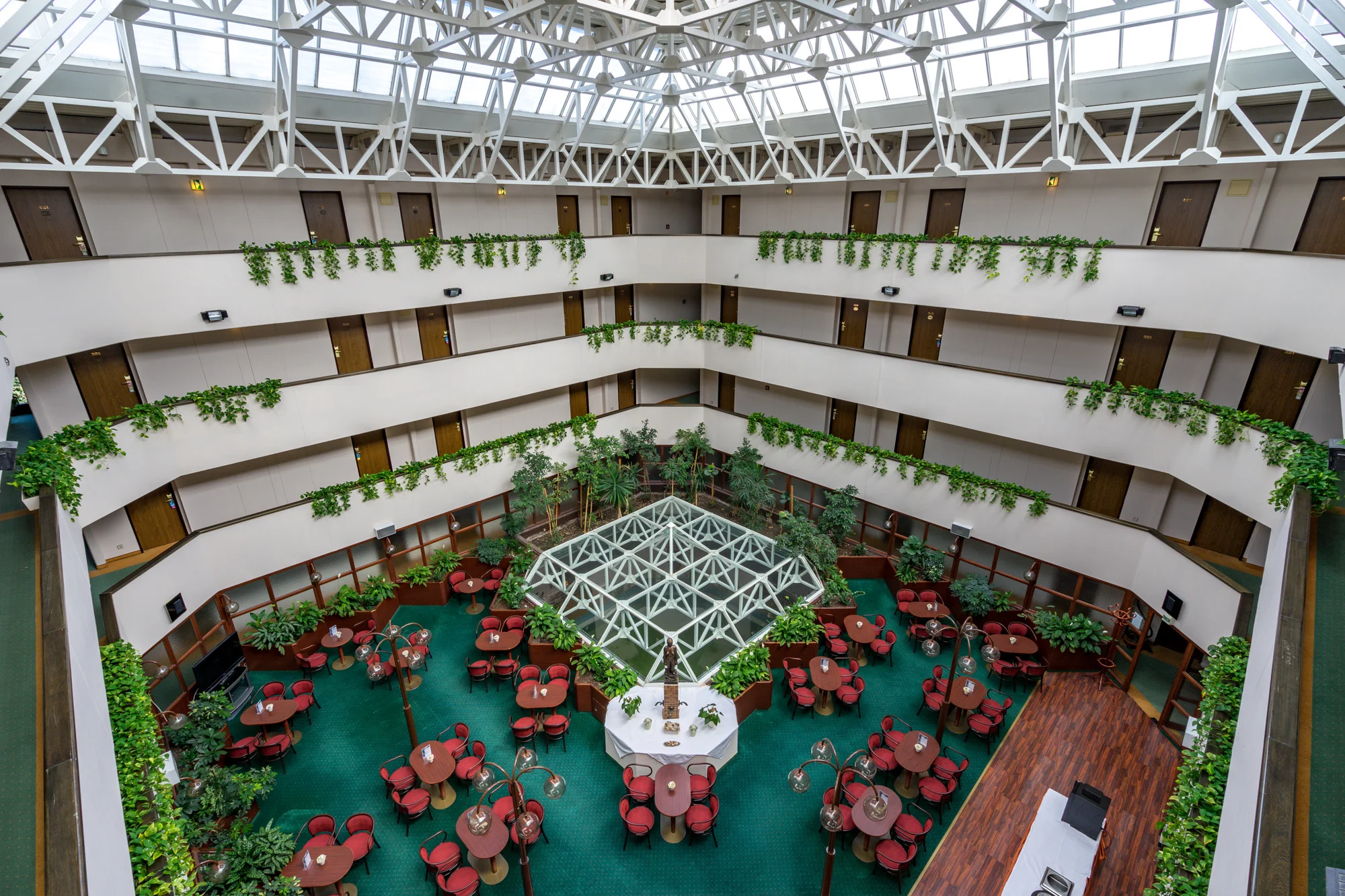 Relax v Maďarsku: 4* lázeňský hotel s polopenzí, neomezený vstup do wellness
