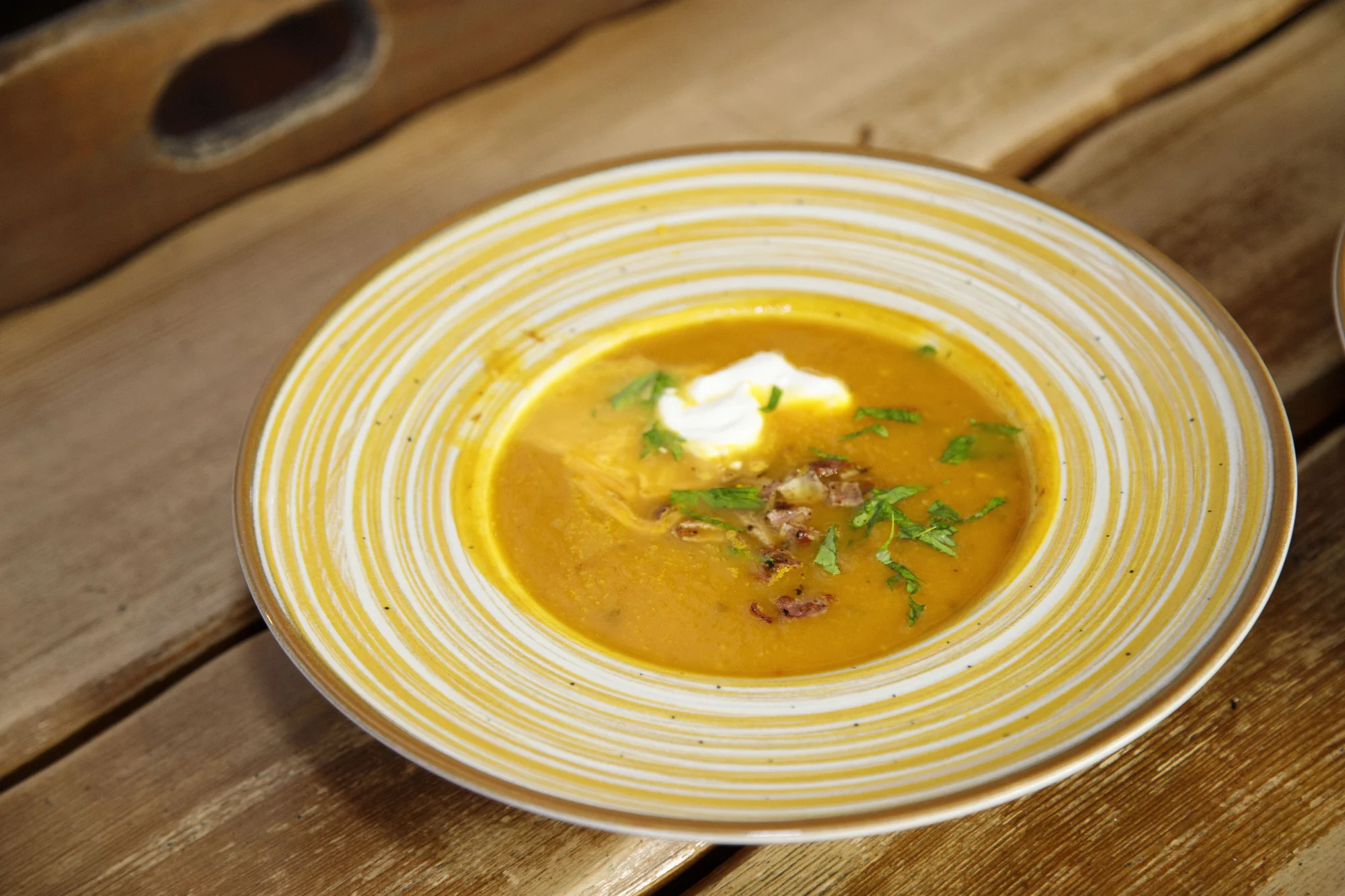 Tříchodové menu v mexické restauraci pro 2 osoby: polévka, plato dobrot dle výběru a dezert