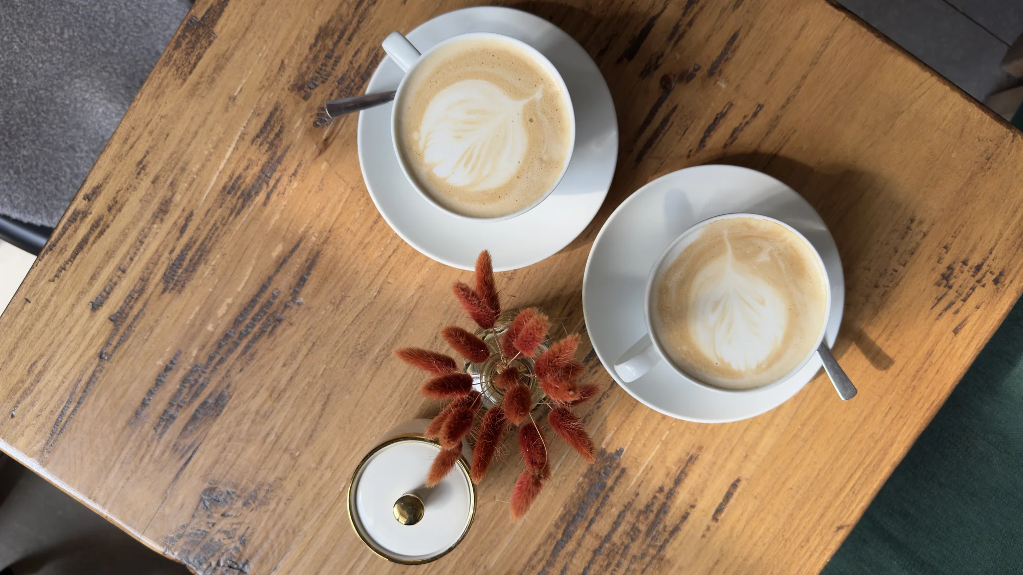 Na šálek kávy do Zlaté Koruny: cappuccino nebo caffè latte pro dvě osoby