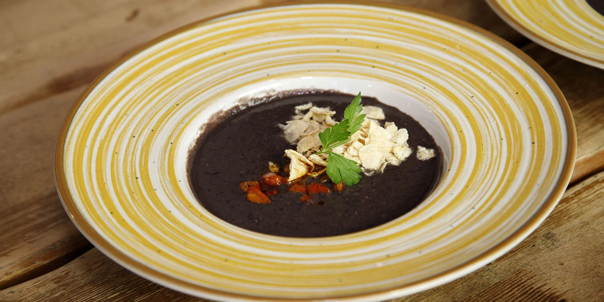 Mexická hostina pro 2 osoby: plato plné specialit, fazolová polévka a dezerty