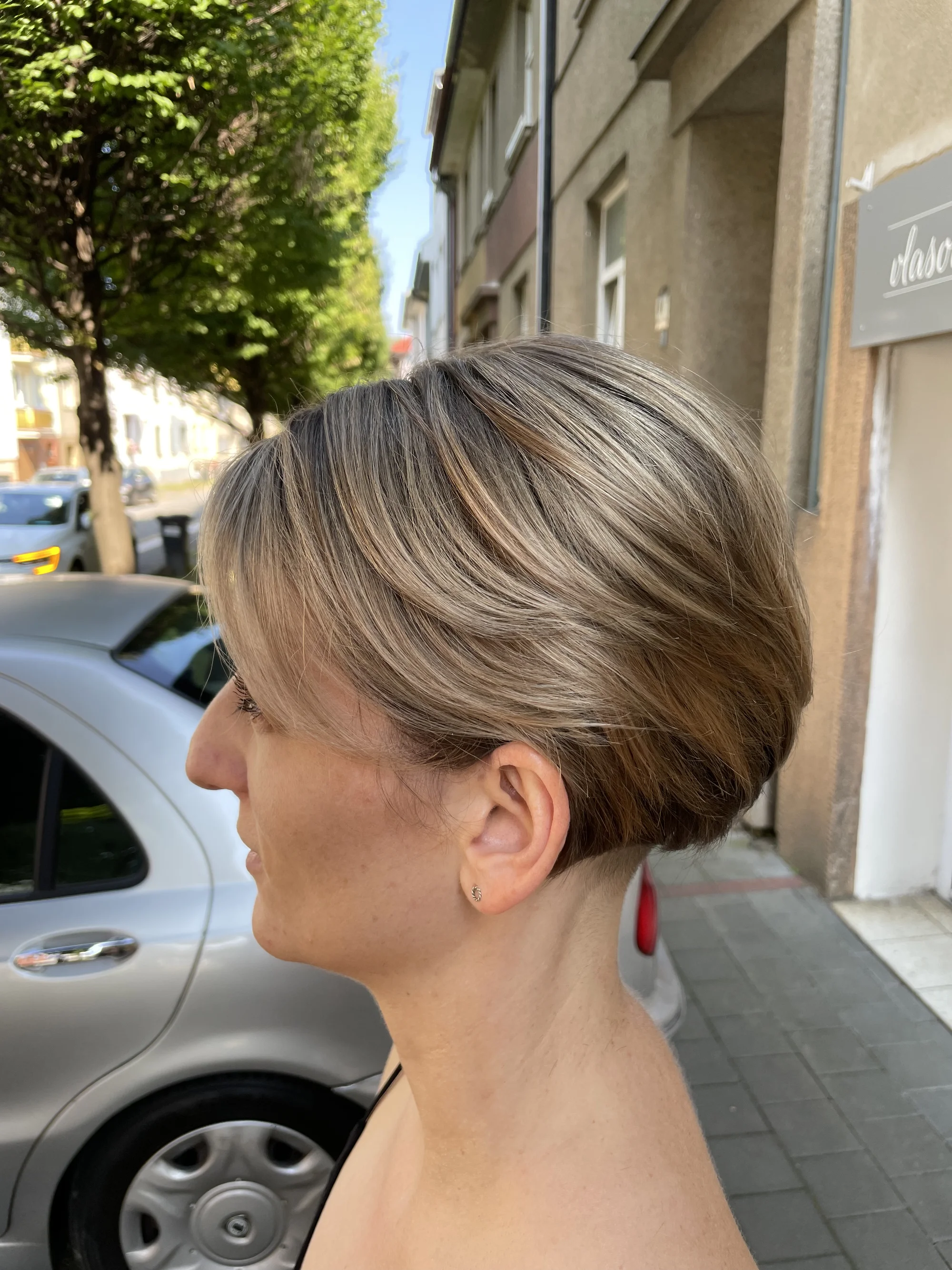 Balíček dámské kadeřnické péče: střih, barva, přeliv i zesvětlení pro všechny délky vlasů