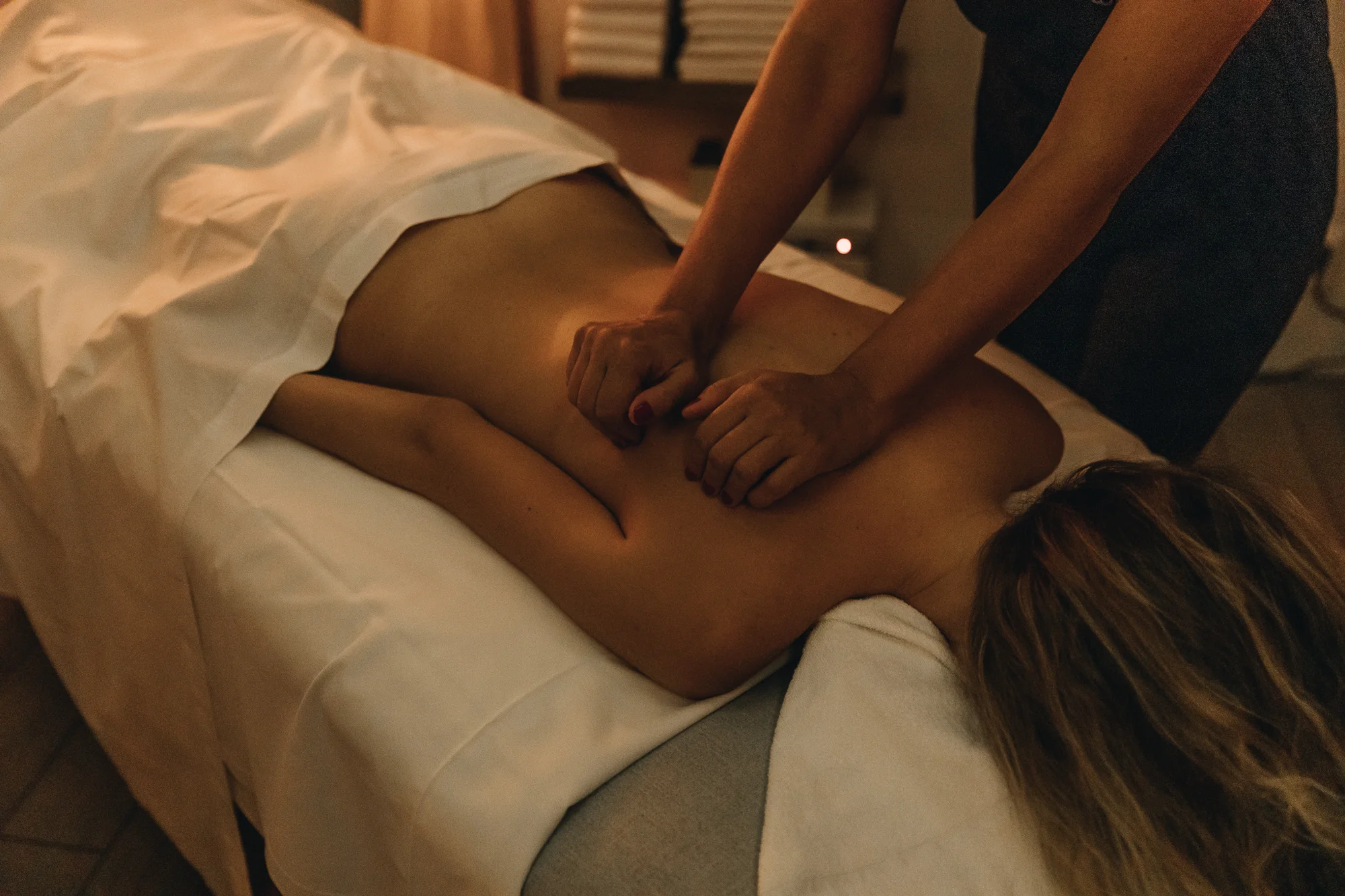 Relaxační balíčky s masáží, privátní koupelí a vstupem do wellness