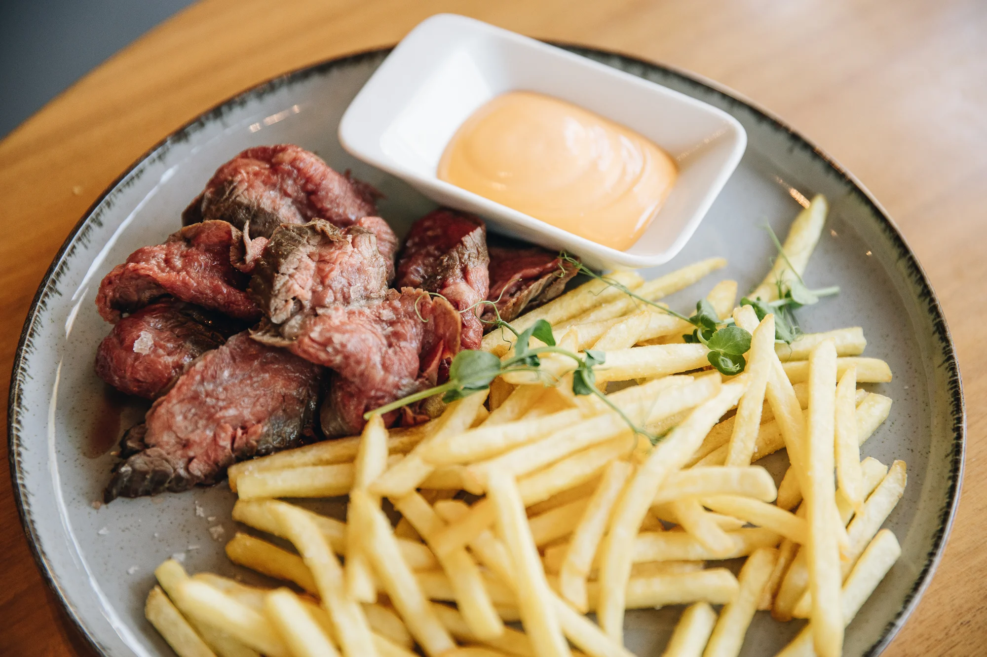 Salut Restaurant: voucher v hodnotě 600-1800 Kč na speciality české i mezinárodní kuchyně