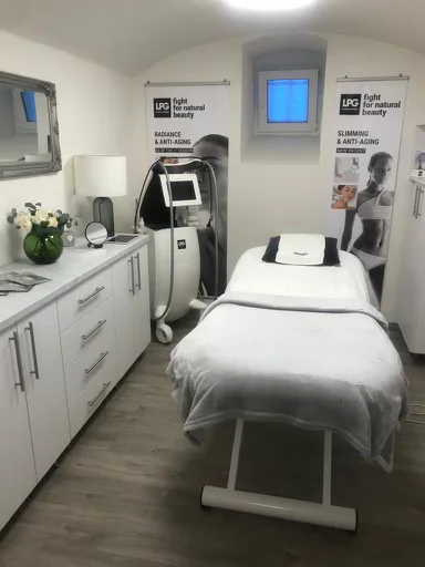 Radiofrekvence těla či tváře: zpevnění pokožky, redukce vrásek či celulitidy