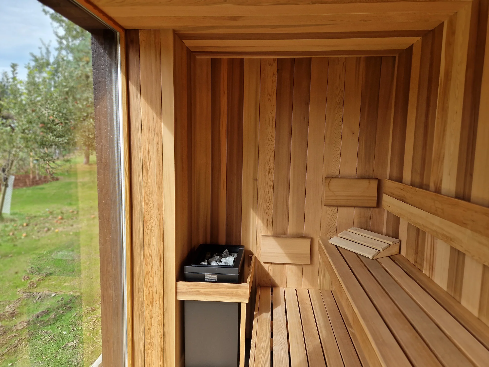 4* Resort Johanka či treehouse na Vysočině: polopenze, vířivka, sauna a dřevěné sudy