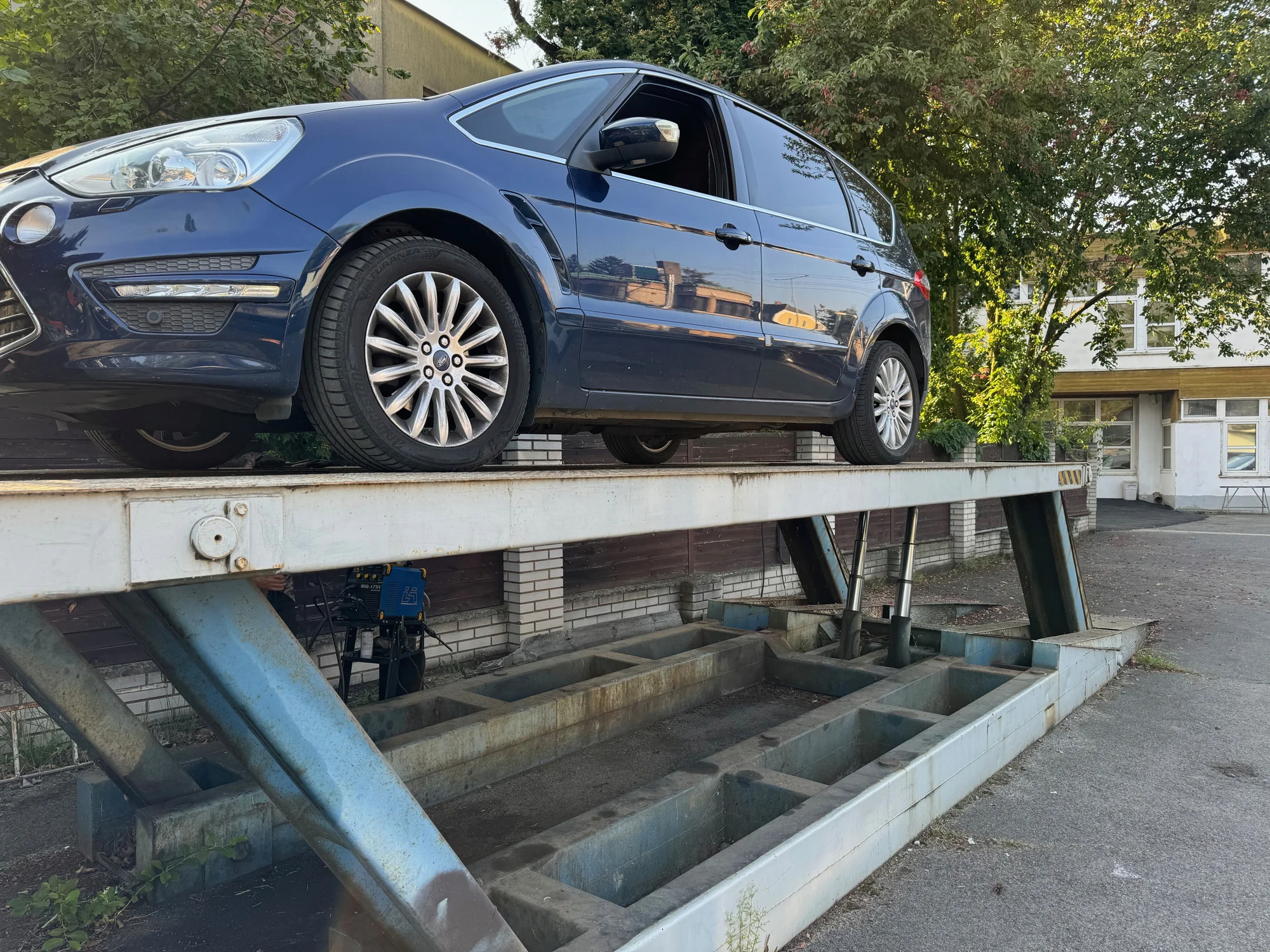Pořádně svěží jízda: kontrola a doplnění klimatizace automobilu i čištění ozonem