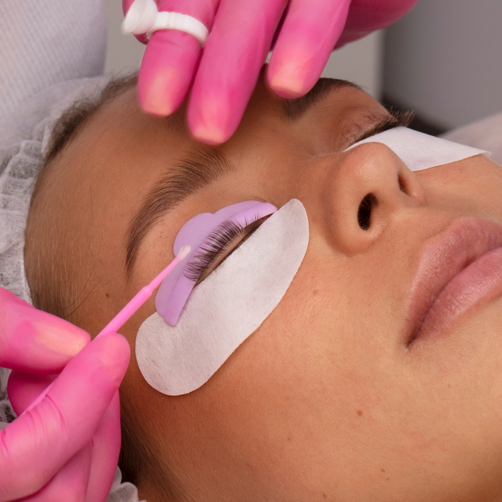 Okouzlující pohled každý den: lash lifting řas a laminace obočí