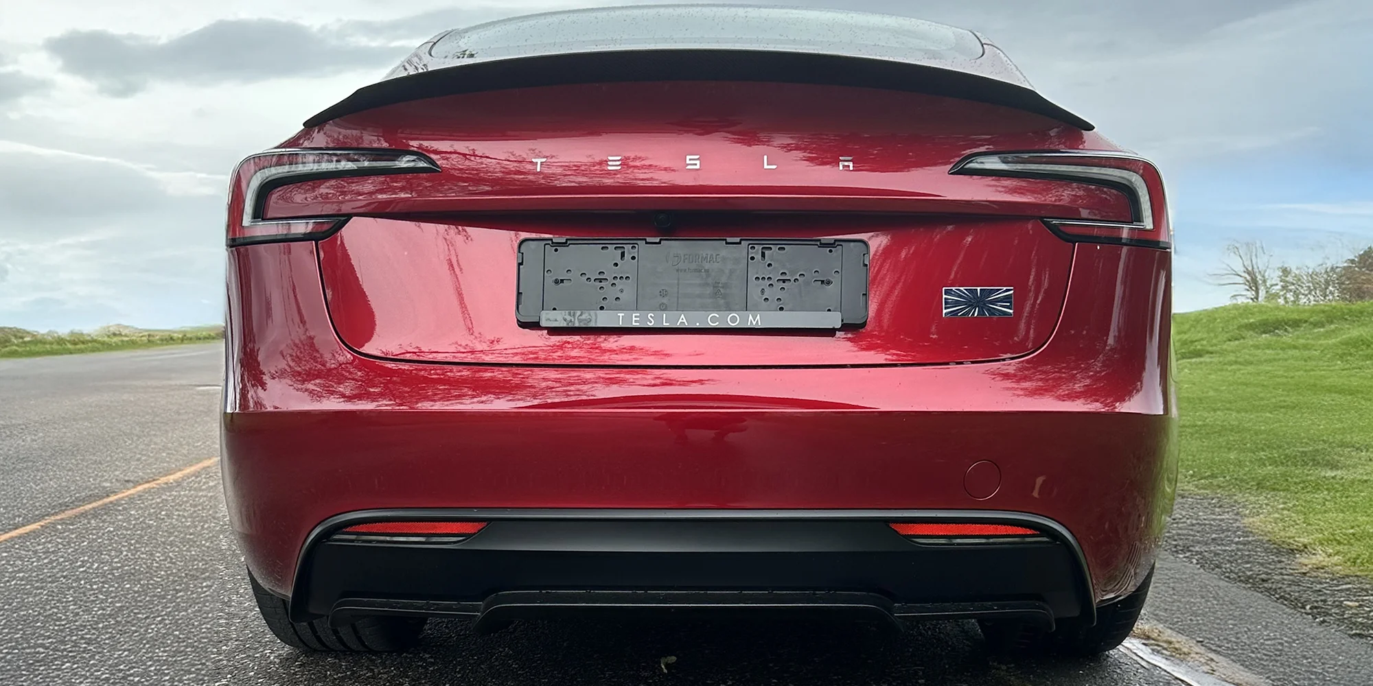 Jízda v nejnovějším elektromobilu Tesla Model 3 Performance highland 2024: jako řidič i spolujezdec