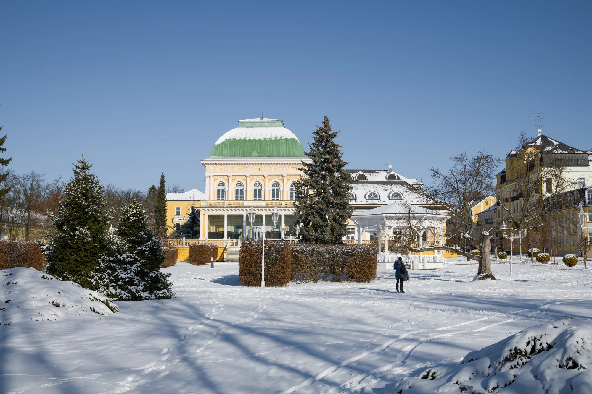 3* penzion ve Františkových lázních: snídaně, láhev vína i wellness procedury