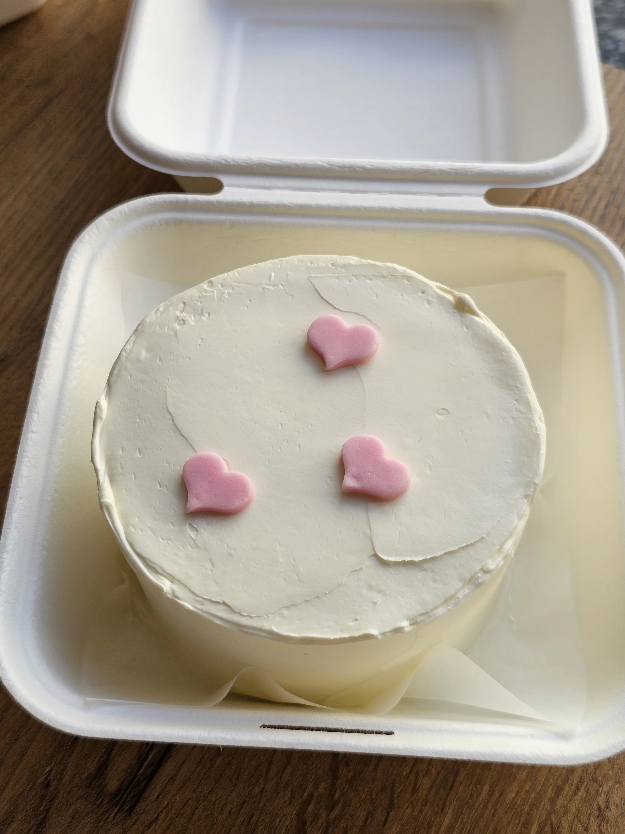 Bento cake dle vlastního přání: mini dortík s náplním, zdobením a textem dle výběru