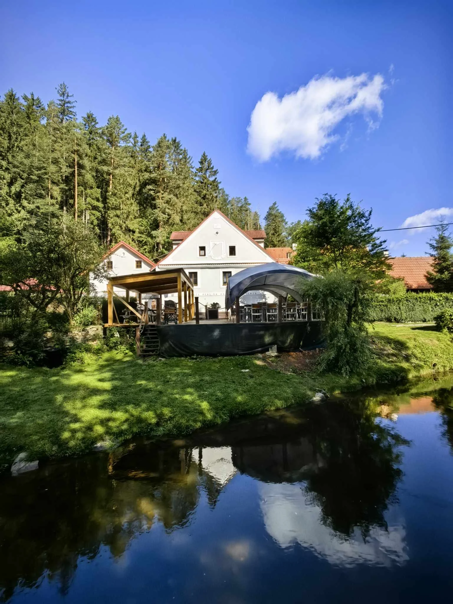 Pobyt se snídaní a pivem kousek od Českého Krumlova, uprostřed panenské přírody CHKO