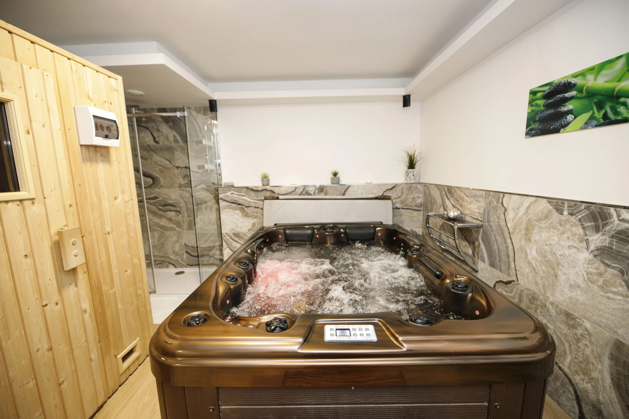 Relax v Harrachově: pokoj nebo apartmán s privátní vířivkou a snídaní