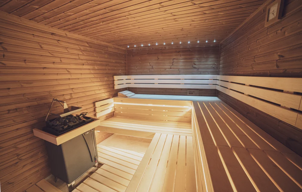 Na 120 minut do veřejného wellness: několik saun, parní kabina, vířivka