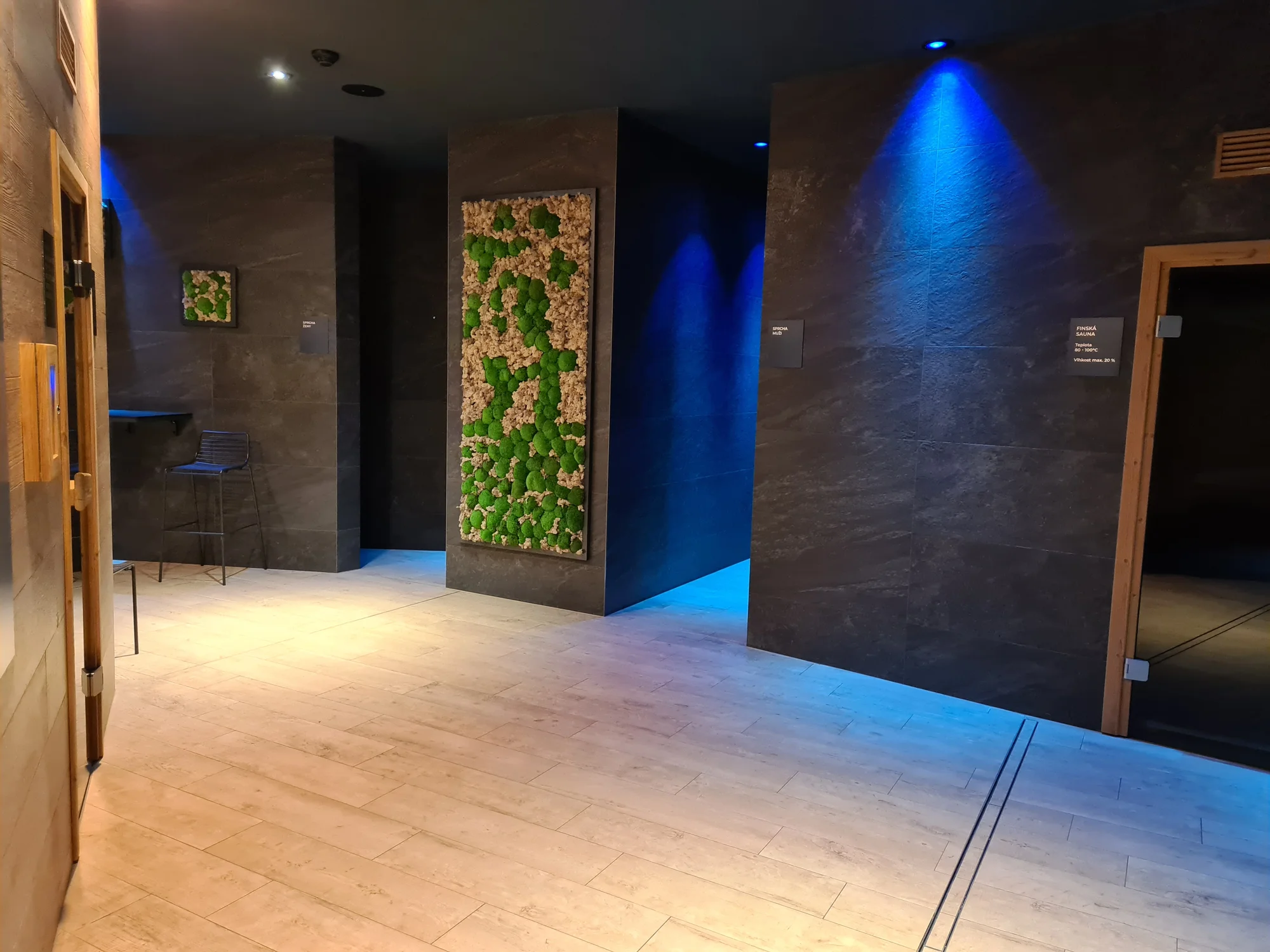 Na 120 minut do veřejného wellness: několik saun, parní kabina, vířivka