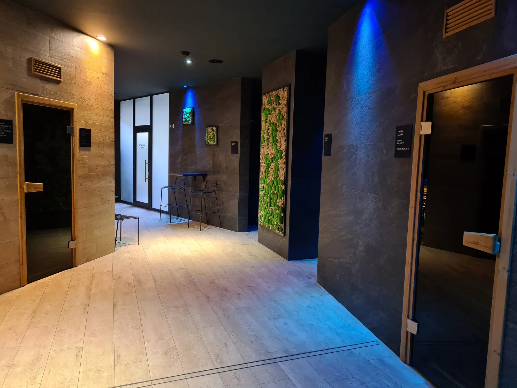 Na 120 minut do veřejného wellness: několik saun, parní kabina, vířivka