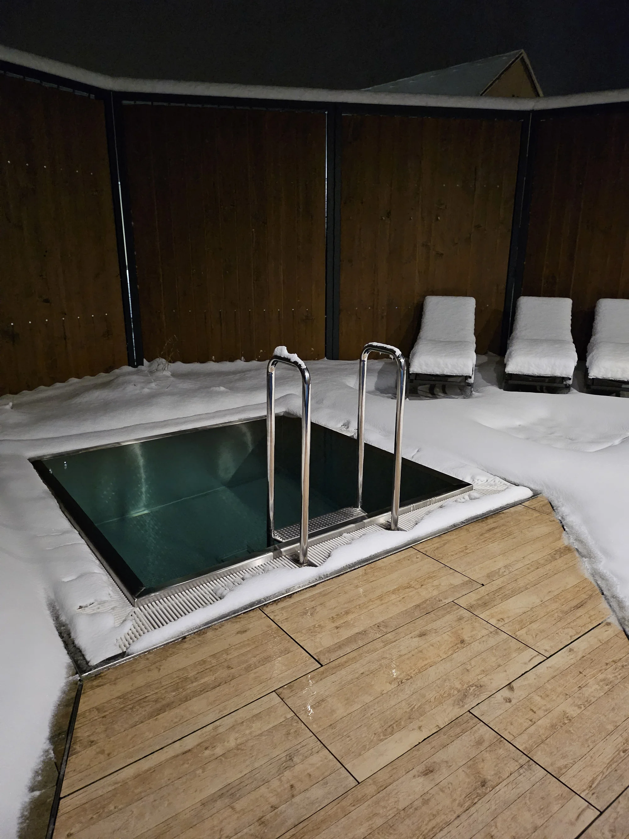 Na 120 minut do veřejného wellness: několik saun, parní kabina, vířivka