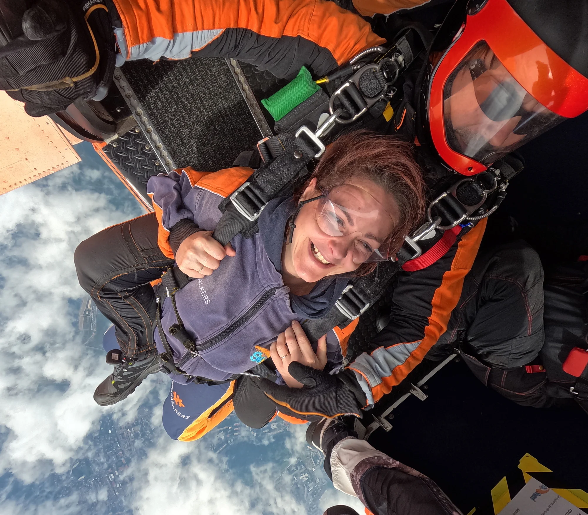 Tandemový seskok s instruktorem z výšky 4200 metrů i s videem a selfie záběry na památku