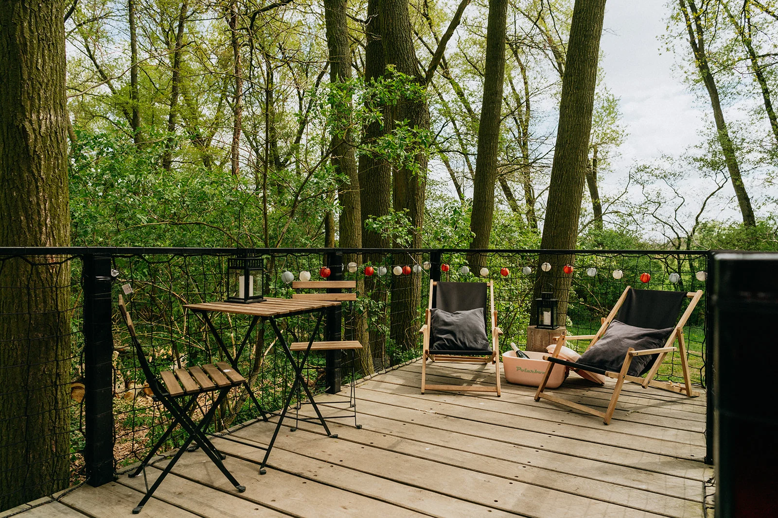 Kouzelný pobyt v treehouse až pro 4 osoby i venkovní sudová sauna