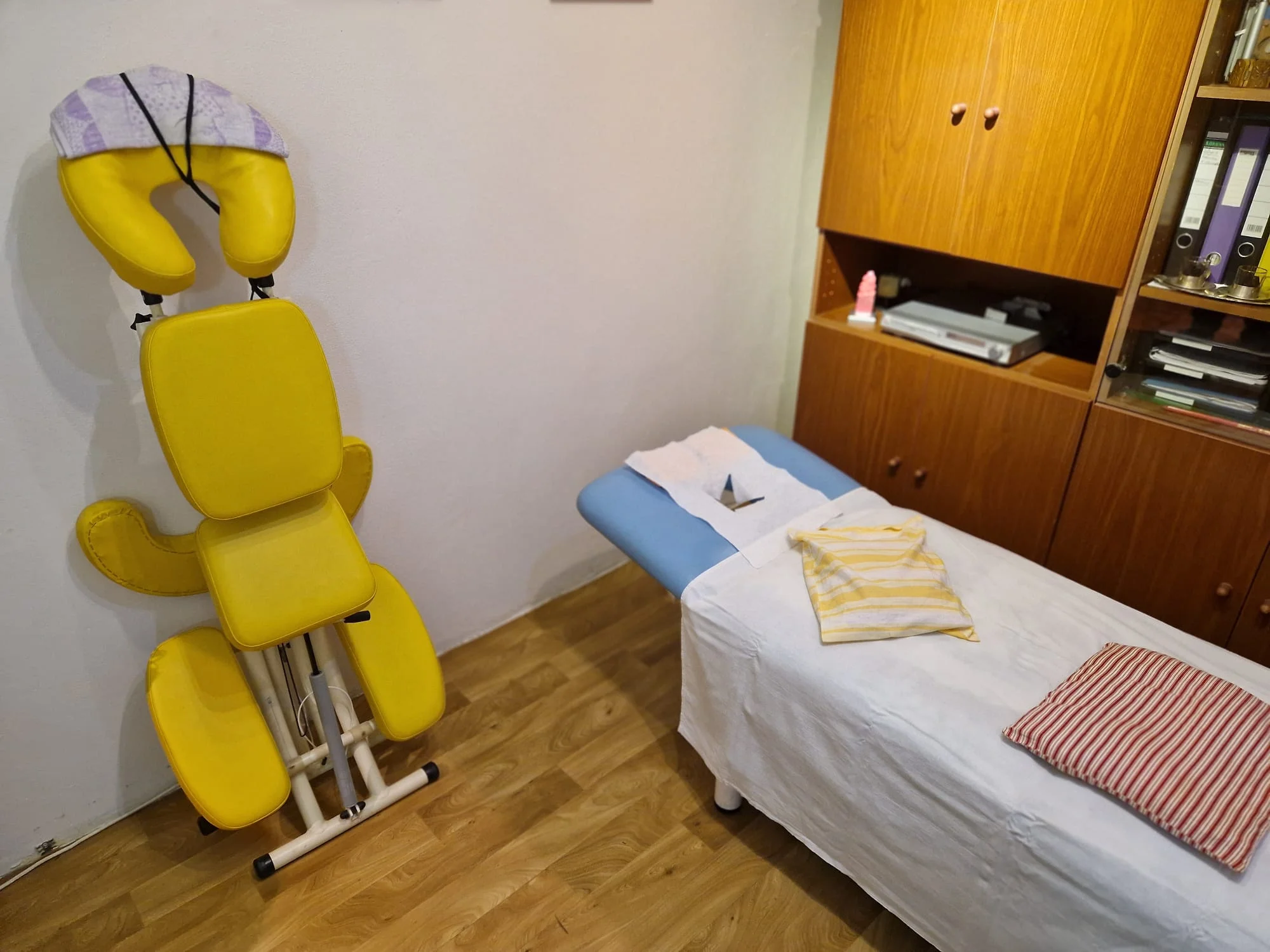 Baňky,masáž zad, šíje, celého těla i komplexní reflexní terapie: 45-105 min. relaxu
