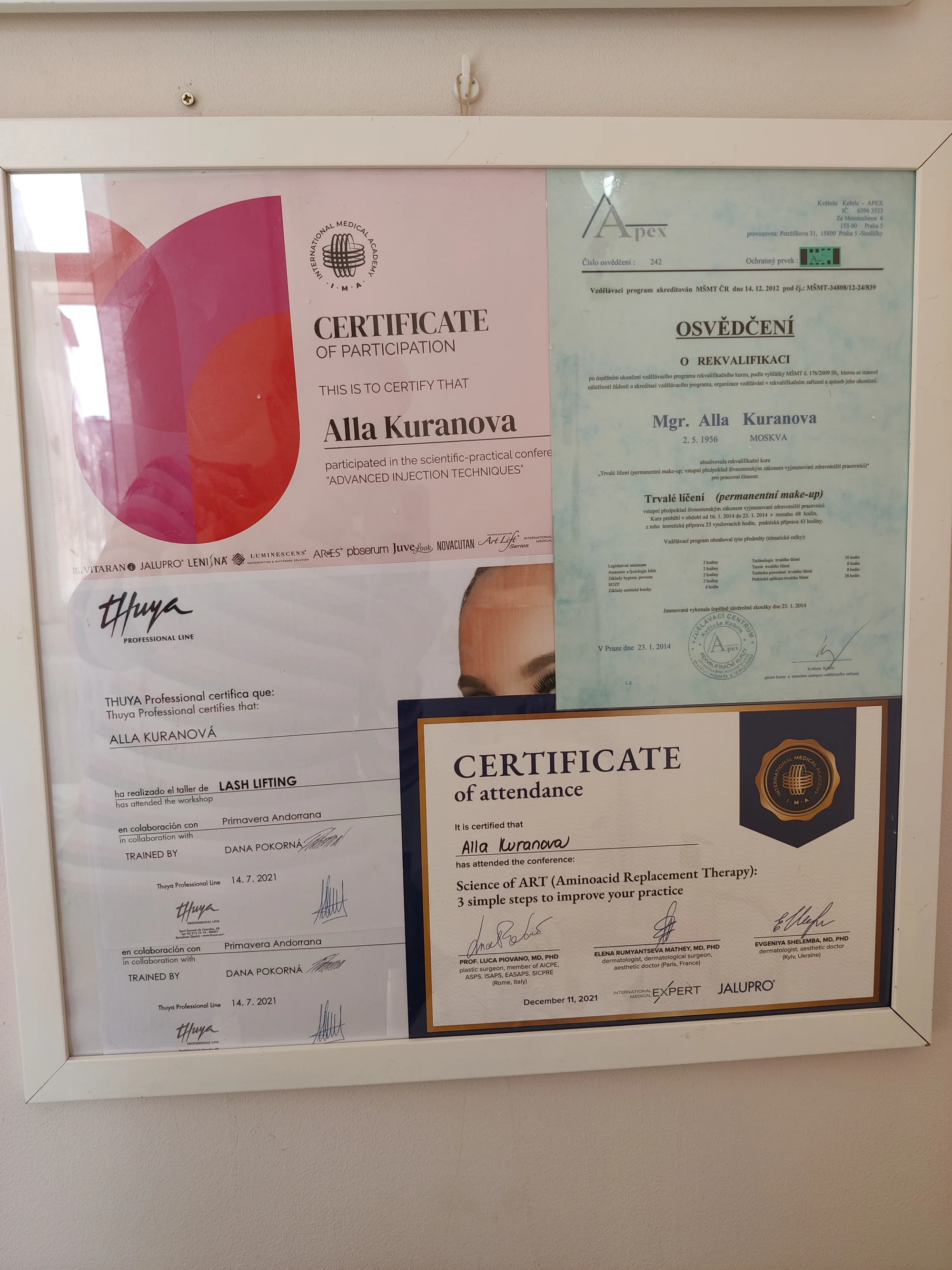 Permanentní make-up: horní i dolní oční linky, pudrové obočí, microblading či rty