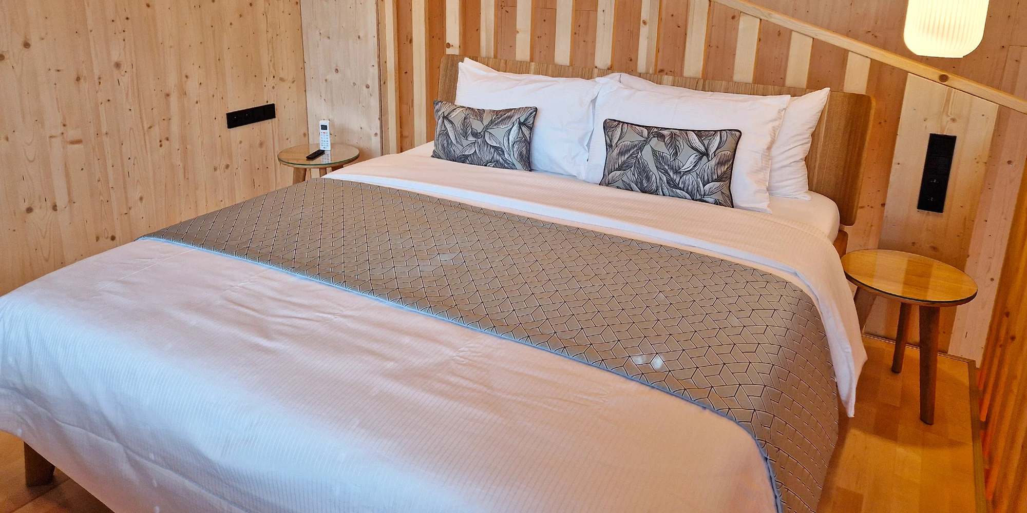 4* Resort Johanka či treehouse na Vysočině: polopenze, vířivka, sauna a dřevěné sudy