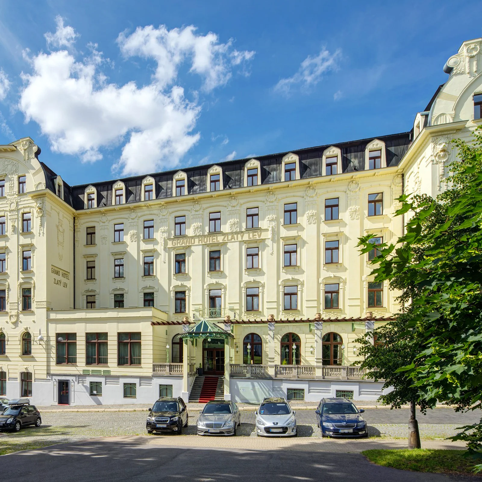 Relaxační pobyt v Clarion Grandhotelu Zlatý Lev**** v srdci Liberce: snídaně či polopenze i wellness