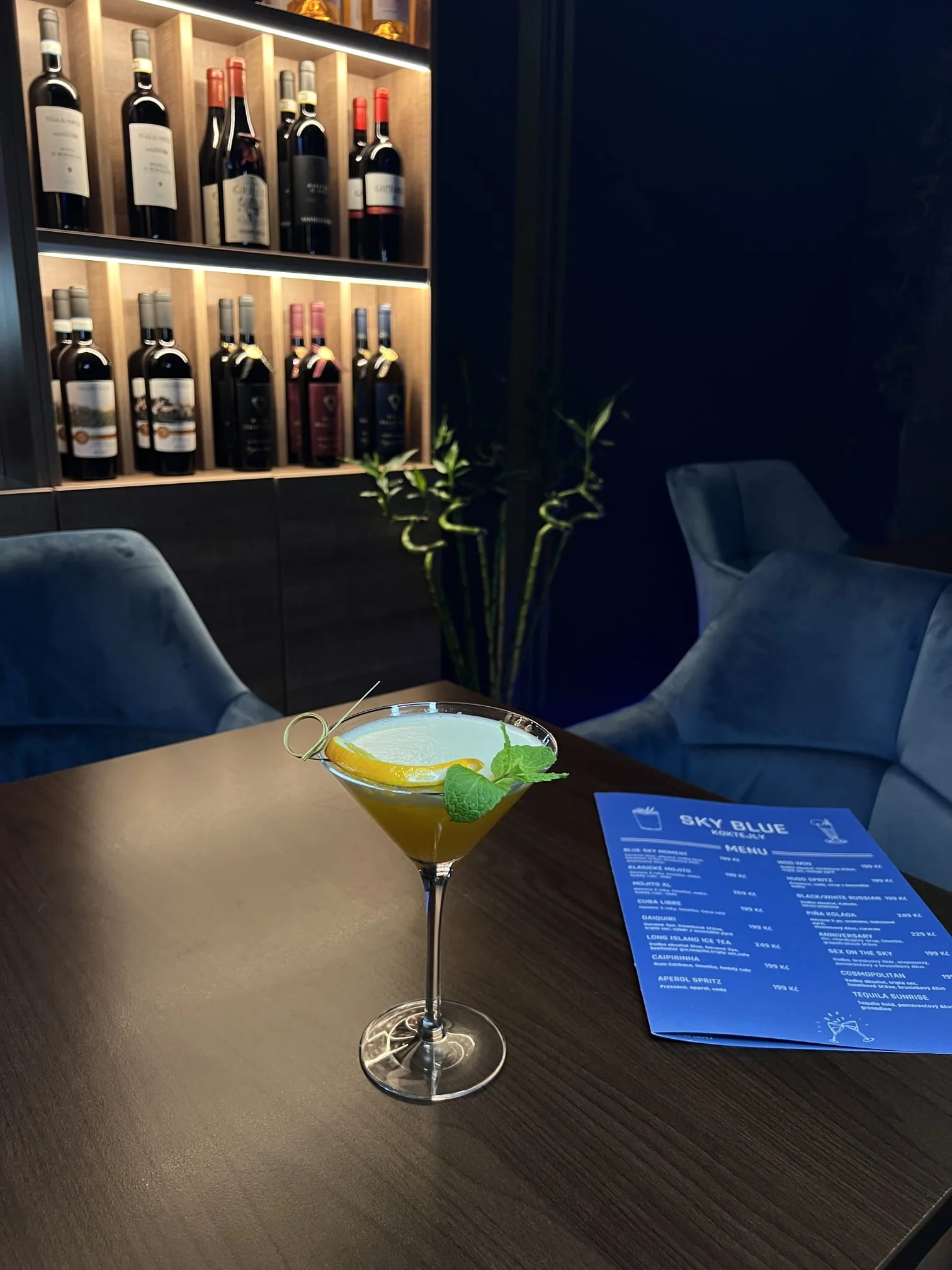 Drinky v centru Prahy pro 1 nebo 2 osoby: caipirinha, cosmopolitan, gin & tonic a další
