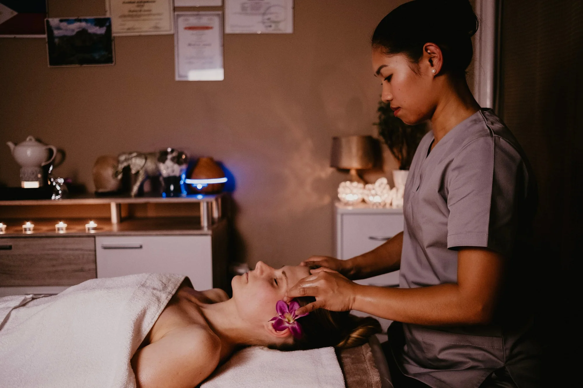 Exotické masáže: tradiční filipínská masáž Hilot, královská thajská, havajská Lomi Lomi nebo Bali