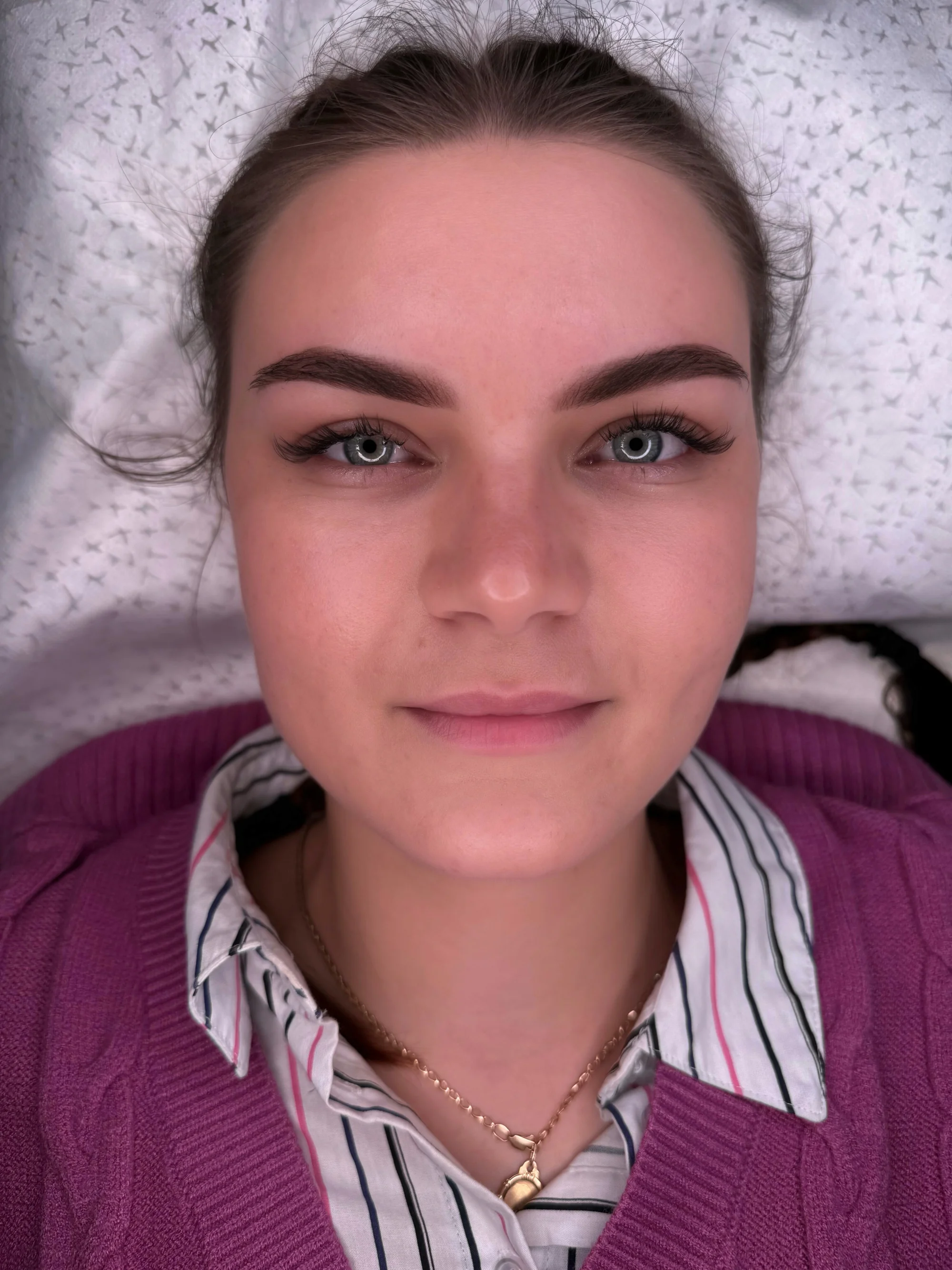 Permanentní make-up obočí pudrovou metodou nebo akvarelových rtů