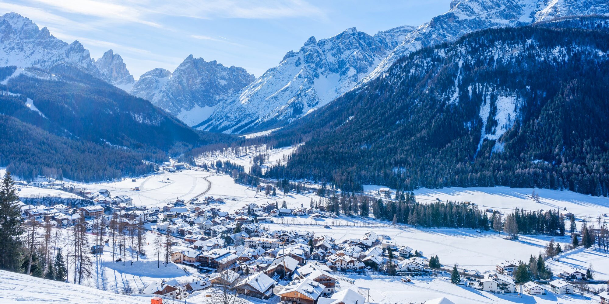 Do Dolomit na silvestra: jednodenní lyžování i doprava