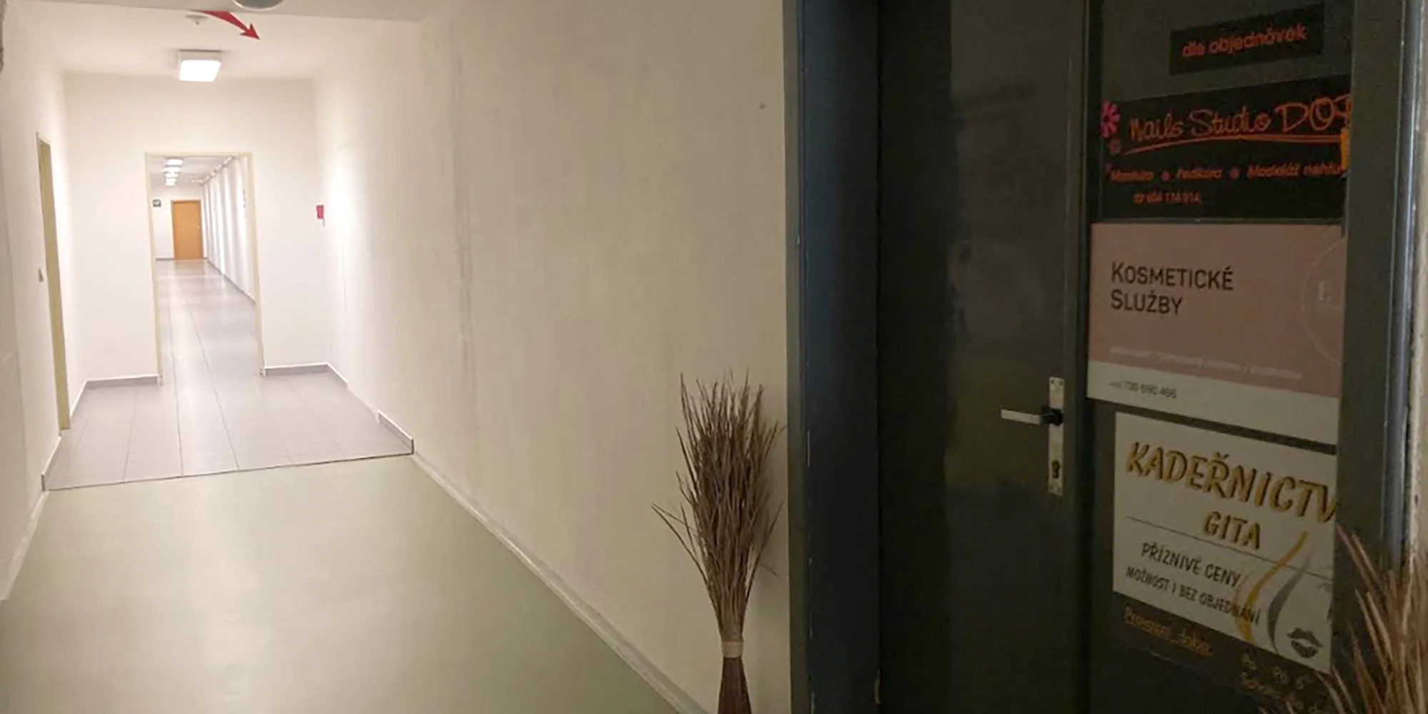 Svůdný pohled každý den: profesionální úprava, laminace a barvení obočí