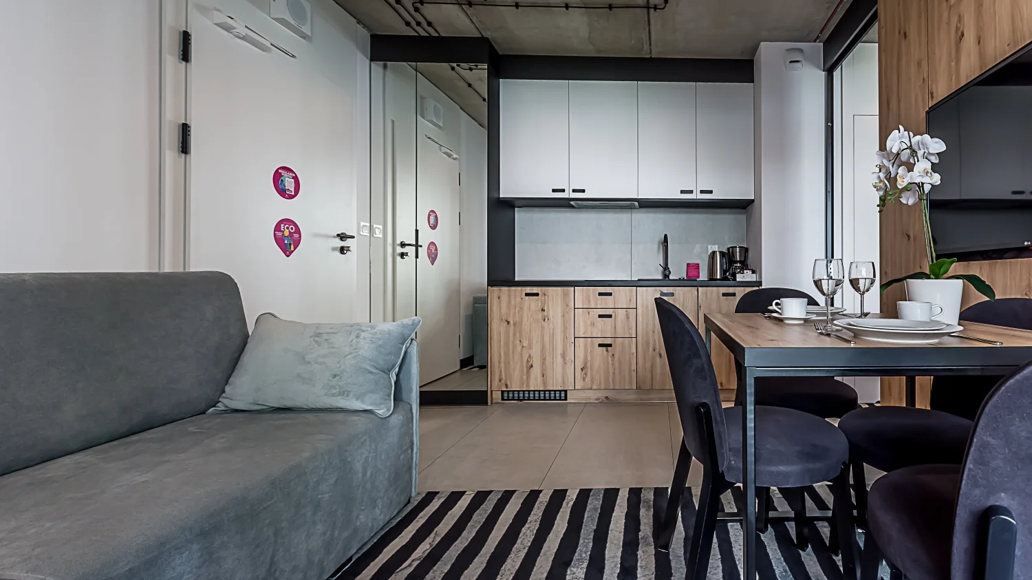 Nové apartmány u Kolobřehu: pláž pár kroků, wellness a možnost jídla
