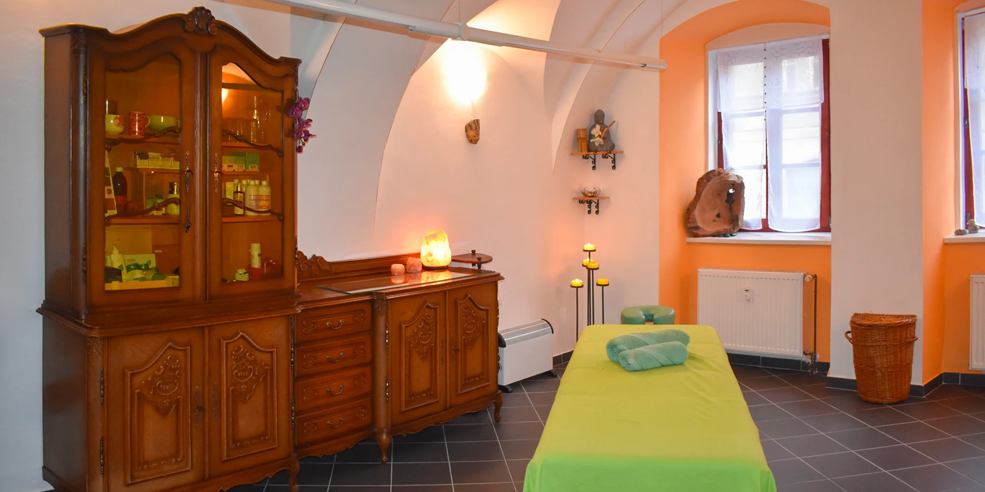 Baňky,masáž zad, šíje, celého těla i komplexní reflexní terapie: 45-105 min. relaxu